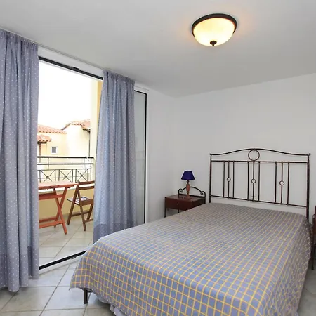 Apartment Yiannis *